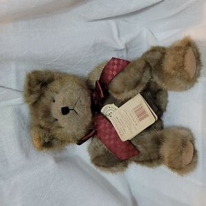 Boyds bear. "JOHN B Leadbottom" plush. Poseable. Brown